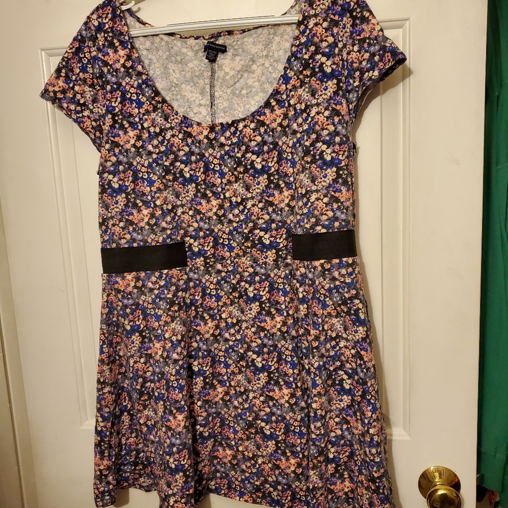 Flowery t-shirt dress